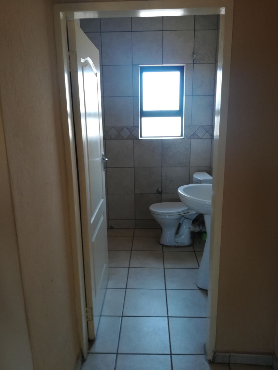 To Let 2 Bedroom Property for Rent in Brits North West